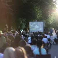 Під липами, під мирним небом: Ужгородський ліцей ім. Т. Г. Шевченка презентував фільм «Покоління тих, кому болить»