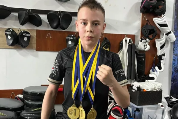 Абсолютний чемпіон України
